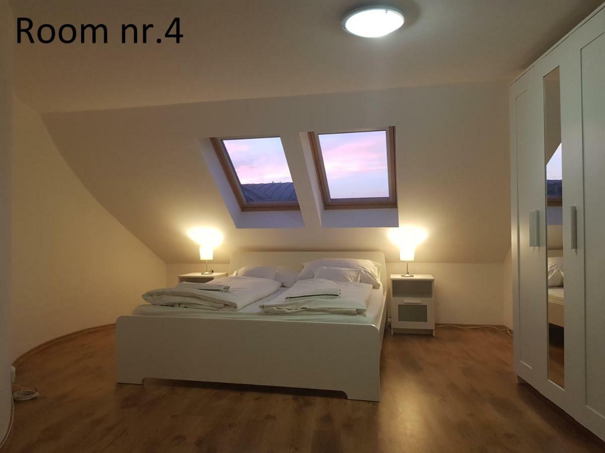 Zoli Apartmanok-Zoli Koelcsey 19 Villa Хайдусобосло Экстерьер фото